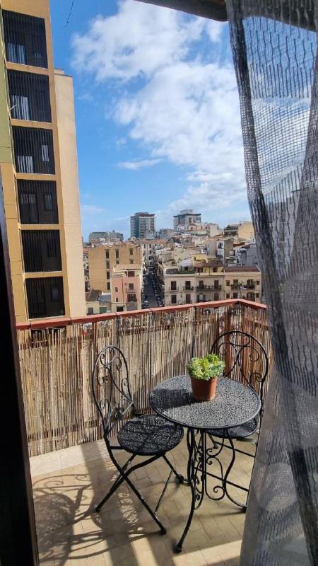 Enne'S Apartments In The Heart Of Palermo Exterior photo